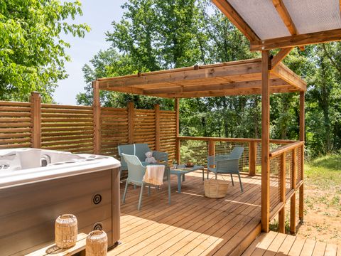 MOBILHOME 6 personnes - EXCLUSIF 3 chambres Jacuzzi avec suite parentale