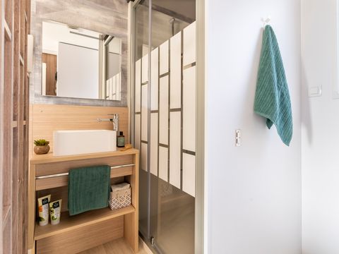MOBILHOME 6 personnes - EXCLUSIF 3 chambres Jacuzzi avec suite parentale