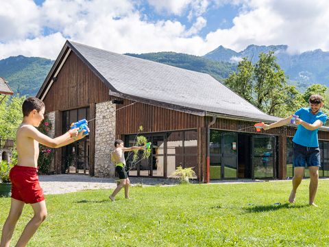 Camping Romanée - la Ferme de la Serraz - Camping Haute-Savoie - Image N°12