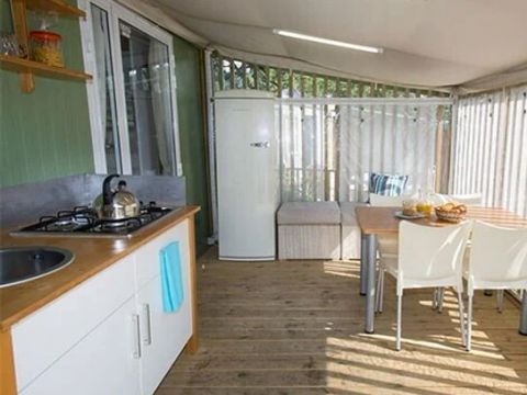 LODGE 5 personnes - Tente Lodge hybride | 2 Ch. | 4/5 Pers. | 1 SDB | Clim.