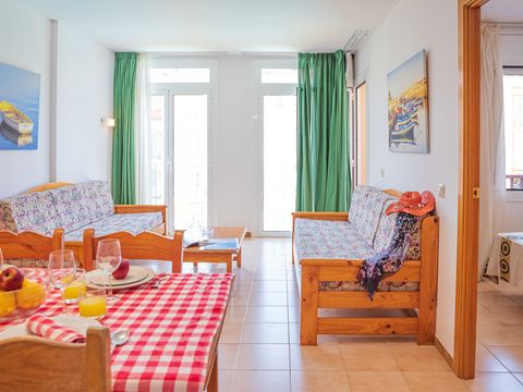 APPARTEMENT 4 personnes - A1 - 2/4