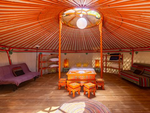 HÉBERGEMENT INSOLITE 6 personnes - sans sanitaires