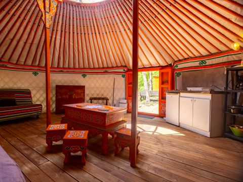 HÉBERGEMENT INSOLITE 6 personnes - sans sanitaires