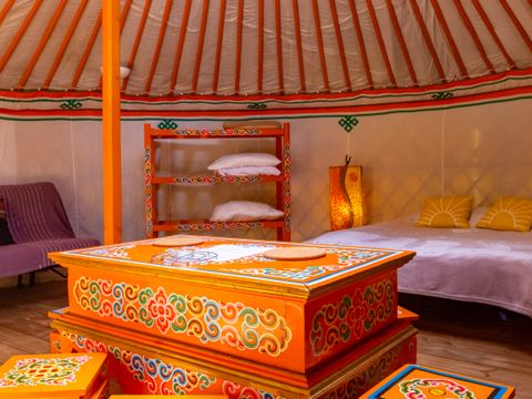 HÉBERGEMENT INSOLITE 6 personnes - sans sanitaires