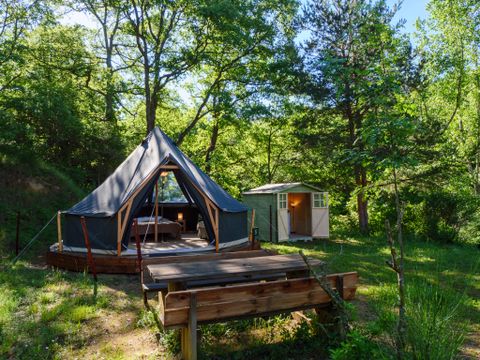 HÉBERGEMENT INSOLITE 6 personnes - Tente Inuit forêt