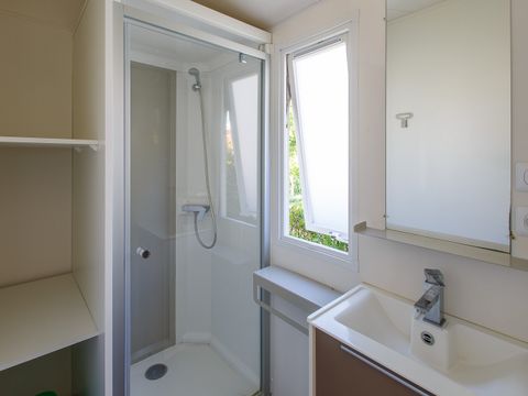 MOBILHOME 4 personnes - CONFORT - 2 Chambres - TV - avec terrasse semi couverte