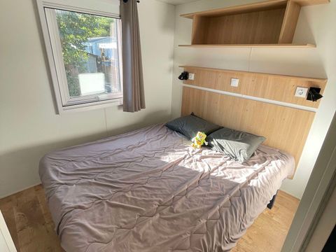 MOBILHOME 4 personnes - PREMIUM - 2 chambres - TV - avec terrasse couverte - lave vaisselle 1/4 pers