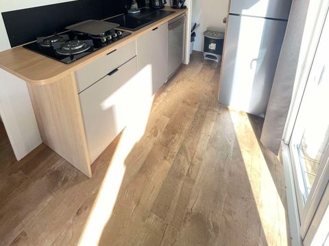 MOBILHOME 4 personnes - PREMIUM - 2 chambres - TV - avec terrasse couverte - lave vaisselle 1/4 pers