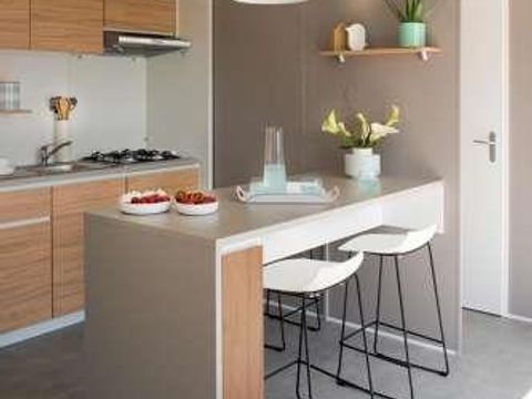 MOBILHOME 4 personnes - PREMIUM - 2 chambres - TV - avec terrasse couverte - lave vaisselle 1/4 pers
