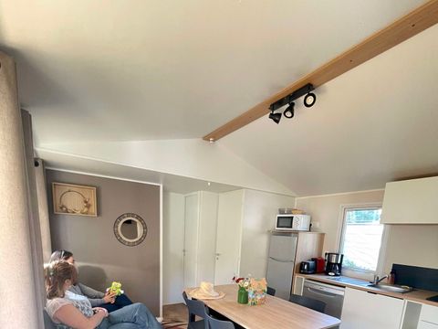 MOBILHOME 6 personnes - PREMIUM - 3 chambres - TV - avec terrasse couverte - lave vaisselle