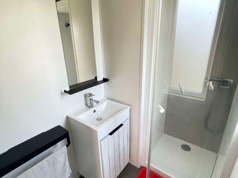 MOBILHOME 6 personnes - PRIVILEGE - 3 Chambres - TV - avec terrasse semi couverte