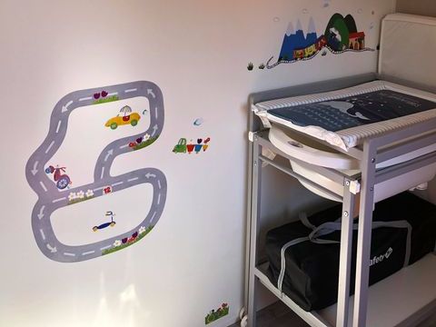 MOBILHOME 4 personnes - PREMIUM - Baby FAMILY - 2 Chambres - TV - avec terrasse, salle de jeux, lave vaisselle