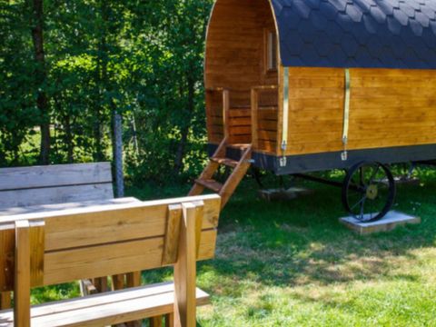 HÉBERGEMENT INSOLITE 2 personnes - Tonneau ou Roulotte - INSOLITE NATURE - 1 Chambre - sans sanitaires, sans TV
