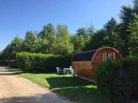 HÉBERGEMENT INSOLITE 2 personnes - Tonneau ou Roulotte - INSOLITE NATURE - 1 Chambre - sans sanitaires, sans TV