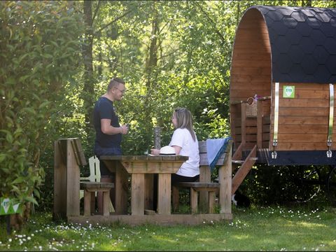 HÉBERGEMENT INSOLITE 2 personnes - Tonneau ou Roulotte - INSOLITE NATURE - 1 Chambre - sans sanitaires, sans TV