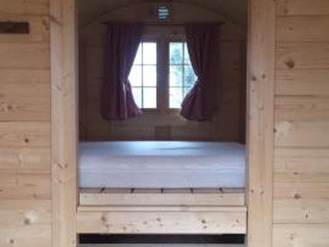 HÉBERGEMENT INSOLITE 2 personnes - Tonneau ou Roulotte - INSOLITE NATURE - 1 Chambre - sans sanitaires, sans TV