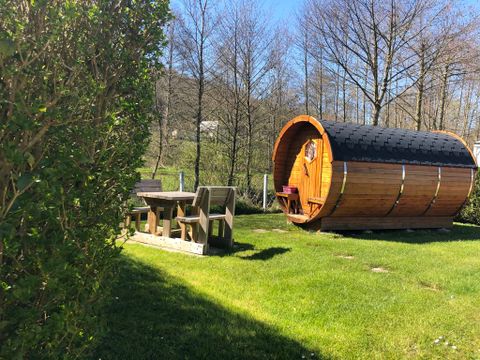 HÉBERGEMENT INSOLITE 2 personnes - Tonneau ou Roulotte - INSOLITE NATURE - 1 Chambre - sans sanitaires, sans TV