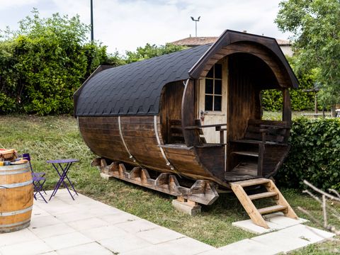 HÉBERGEMENT INSOLITE 2 personnes - Chambre Tonneau BARREL - 1 chambre (sans sanitaires) HÉBERGEMENT INSOLITE 2 personnes - Chambre Tonneau BARREL - 1 chambre (sans sanitaires)