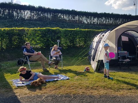 TENTE 4 personnes - DIYourTent Option tente montée à l'arrivée