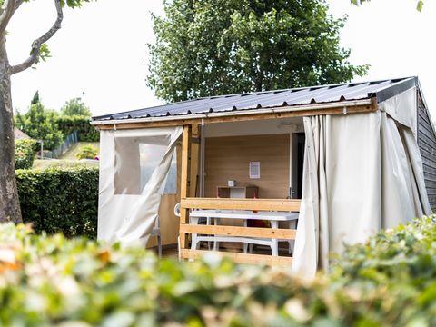 BUNGALOW 5 personnes - Cottage toilé 21 m² / 2 chambres - terrasse couverte (sans sanitaires privatifs)