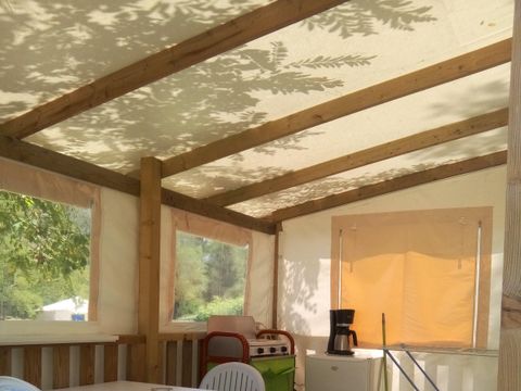 MOBILHOME 2 personnes - Valentin - cuisine sur terrasse