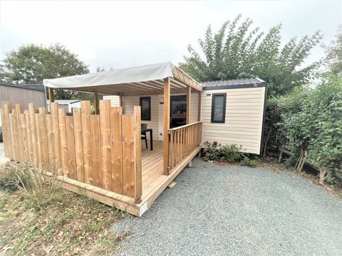 Mobilhome 5 personnes - MH2 EVASION VENEZIA - se trouve à l’entrée du camping et est proche du snacking et de la scène des animations. Il y a donc le bruit des animations jusqu’à 23h maximum. Le calme total est demandé par la suite.