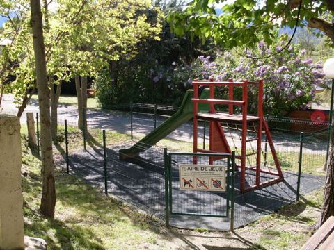 Camping Les Jardins d'Estavar - Camping Pyrénées-Orientales