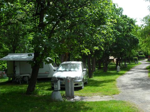 Emplacement - Forfait CONFORT : Emplacement + Voiture + Electricité 3 A