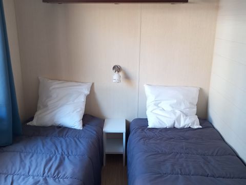 MOBILHOME 4 personnes - TOUT CONFORT - 2 chambres avec climatisation et TV - 28 m²