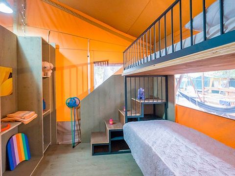 Tente en toile et en bois 6 personnes - Tente Safari | 3 Ch. | 6 Pers. | 1 SDB | Clim.