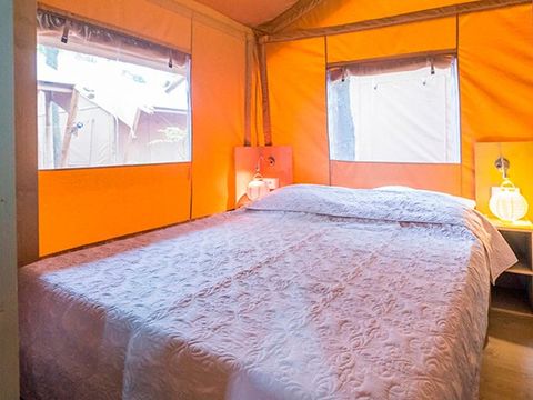 Tente en toile et en bois 6 personnes - Tente Safari | 3 Ch. | 6 Pers. | 1 SDB | Clim.