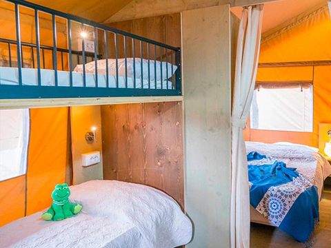 Tente en toile et en bois 6 personnes - Tente Safari | 3 Ch. | 6 Pers. | 1 SDB | Clim.
