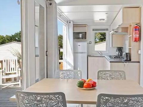 Mobilhome 4 personnes - Comfort | 2 Ch. | 4 Pers. | Terrasse surélevée | 2 SDB | Clim. | TV