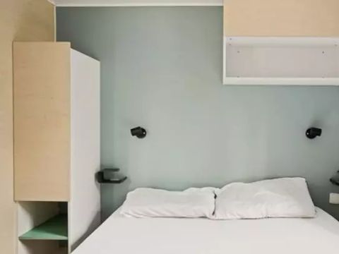 Mobilhome 4 personnes - Comfort | 2 Ch. | 4 Pers. | Terrasse surélevée | 2 SDB | Clim. | TV