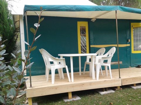 BUNGALOW TOILÉ 4 personnes - B 14  Bungalow Toilé 2 ch ( sans sanitaires)