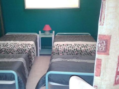 Bungalow toilé 4 personnes - B 14 - 2 chambres - Sans sanitaires