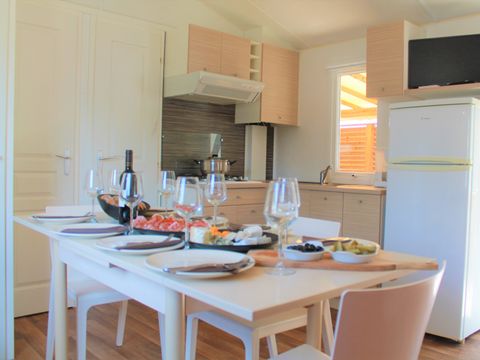 MOBILHOME 6 personnes - 3 chambres 32 m2 + clim + TV