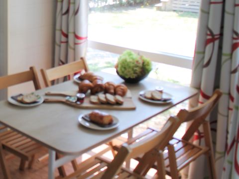 Mobilhome 4 personnes - MH2 - FAMILLE - CONFORT 29 m² avec terrasse et climatisation