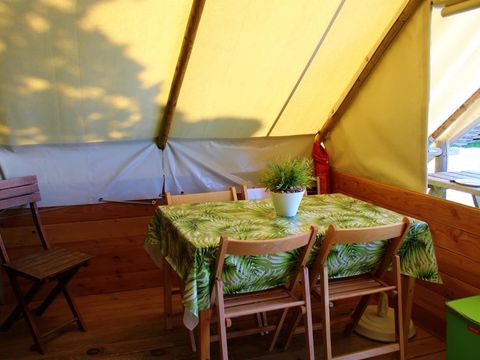 Tente en toile et en bois 4 personnes - ECOLODGE CONFORT sans sanitaires 20 m²