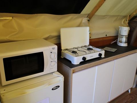 Tente en toile et en bois 4 personnes - ECOLODGE CONFORT sans sanitaires 20 m²