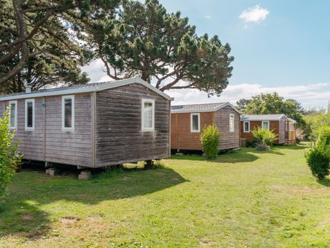 MOBILHOME 4 personnes - Standard Bois 24m² - 2 chambres + TV + Terrasse intégrée 7m²