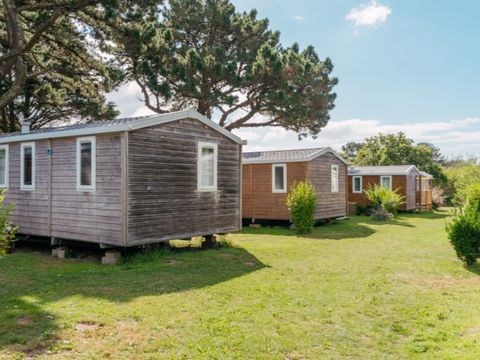 MOBILHOME 4 personnes - Standard Bois 24m² - 2 chambres + TV + Terrasse intégrée 7m²