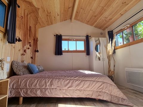 HÉBERGEMENT INSOLITE 2 personnes - CABANE IO