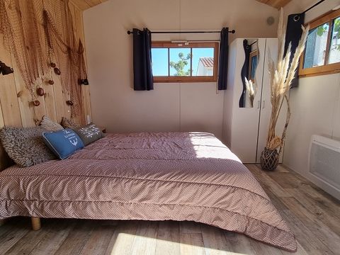 HÉBERGEMENT INSOLITE 2 personnes - CABANE IO