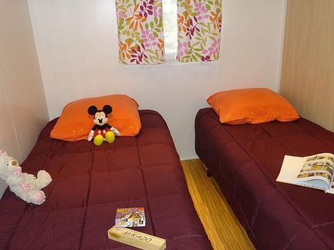 BUNGALOW 4 personnes - NATURE STANDARD sans sanitaires BUNGALOW 4 personnes - NATURE STANDARD sans sanitaires