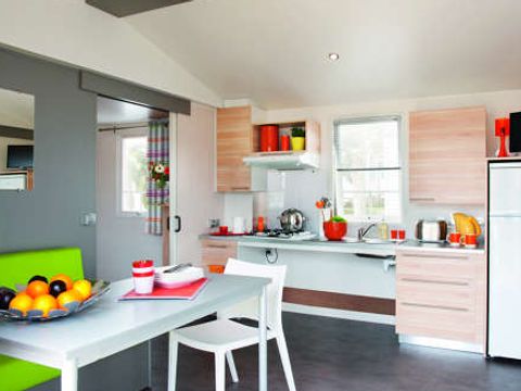 MOBILHOME 4 personnes - PMR Cottage Confort 29m² (2ch.-5pers.) + Terrasse couverte  + TV + CLIM