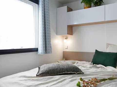Mobilhome 6 personnes - Cottage des Familles - 3 chambres - 2 salles de bain - 38 m² - TV - CLIM - Lave-vaisselle - DRAPS - Inclus à la location à la semaine