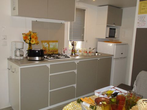 Mobilhome 4 personnes - Cottage des Pins - 2 chambres - 28 m² - TV