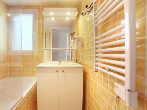 APPARTEMENT 6 personnes - (max. 4 adultes) Greoux les Bains