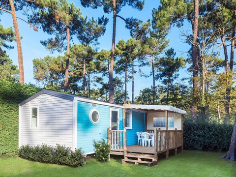 MOBILHOME 6 personnes - Premium | 3 Ch. | 6 Pers. | Terrasse surélevée | Clim. | TV